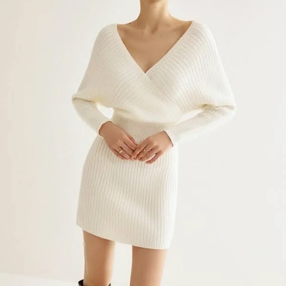 NWOT Criss Cross Cinched Sweater Dress